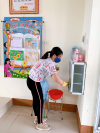 Vệ sinh môi trường xung quanh lớp, trường học của CBGVCNV