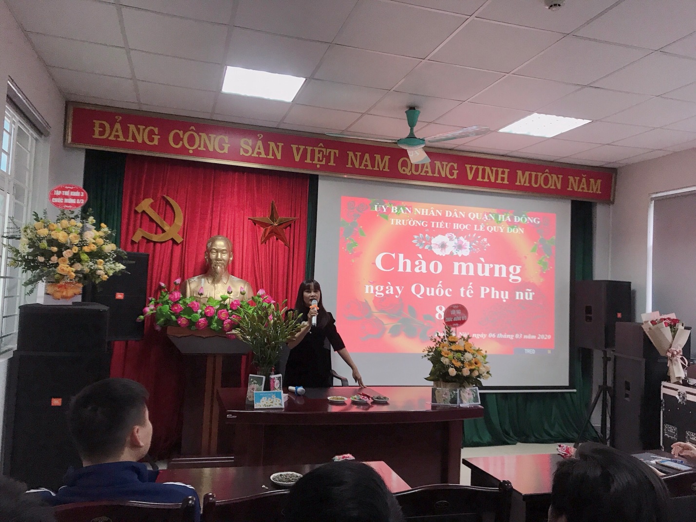 Chào mừng ngày Quốc tế Phụ nữ 08/03