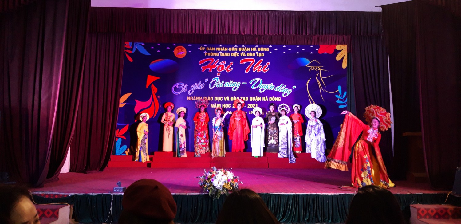 Hội thi “ Cô giáo tài năng – duyên dáng”