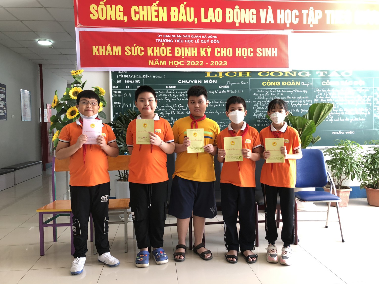 Trường Tiểu học Lê Quý Đôn khám sức khoẻ định kì cho học sinh năm học 2022- 2023