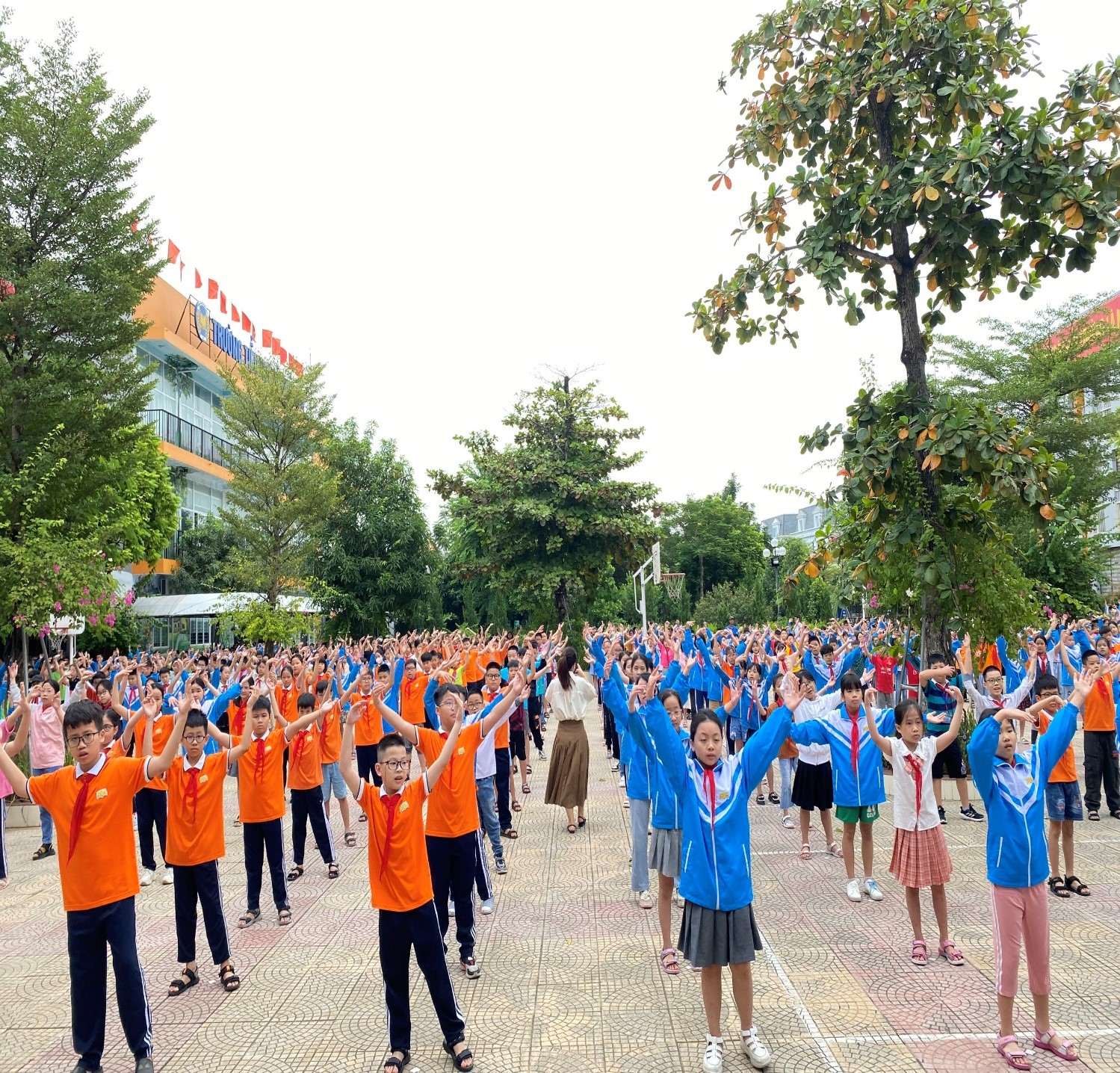Hoạt động đầu giờ lên lớp - Trường Tiểu học Lê Quý Đôn