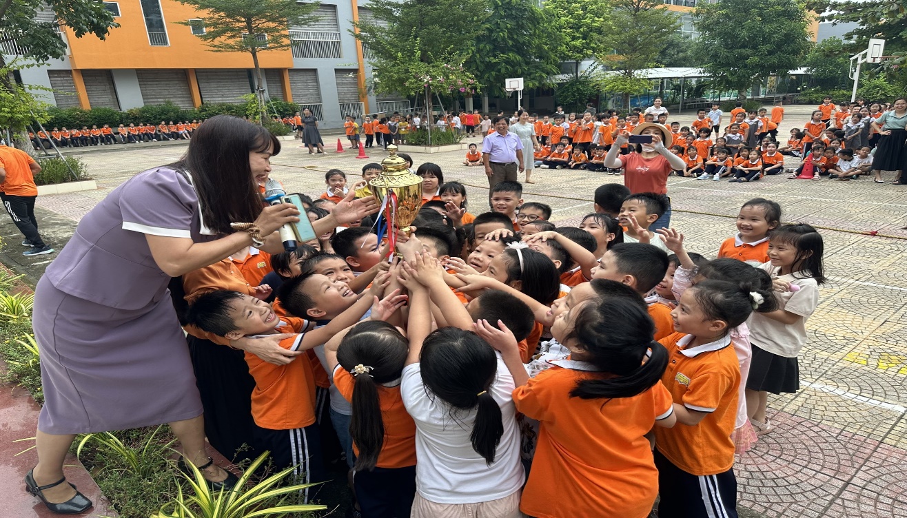 VUI TẾT TRUNG THU NĂM HỌC 2023-2024