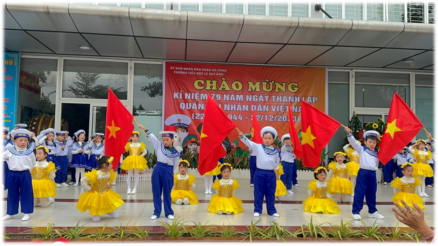NHÀ TRƯỜNG TỔ CHỨC LỄ KỈ NIỆM 79 NĂM NGÀY THÀNH LẬP QUÂN ĐỘI NHÂN DÂN VIỆT NAM