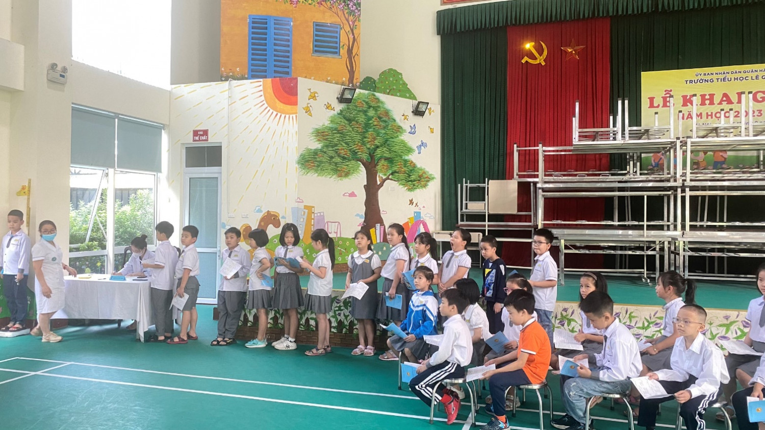 KHÁM SỨC KHỎE ĐỊNH KỲ CHO HỌC SINH NĂM HỌC 2023-2024