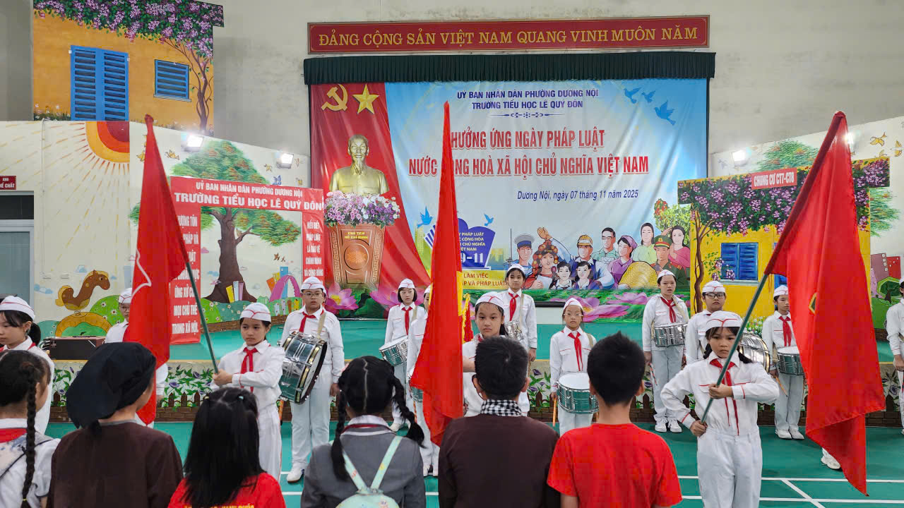🌿 TRƯỜNG TIỂU HỌC LÊ QUÝ ĐÔN TỔ CHỨC CHƯƠNG TRÌNH HƯỞNG ỨNG “NGÀY PHÁP LUẬT VIỆT NAM” NĂM 2025