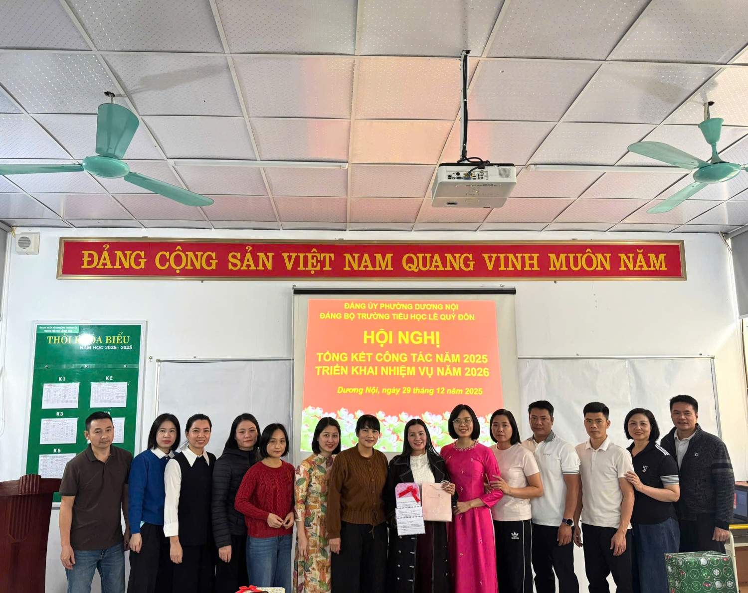 ĐẢNG BỘ TRƯỜNG TIỂU HỌC LÊ QUÝ ĐÔN: TỔNG KẾT NĂM 2025 – VỮNG TIN BƯỚC VÀO NĂM MỚI 2026